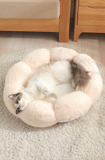 Blumenförmiges Plüsch-Haustierbett mit weicher Decke für Katzen und kleine Hunde